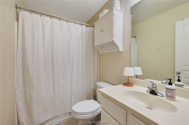 1725 Harvey Mitchell S 411, College Station, TX 77840