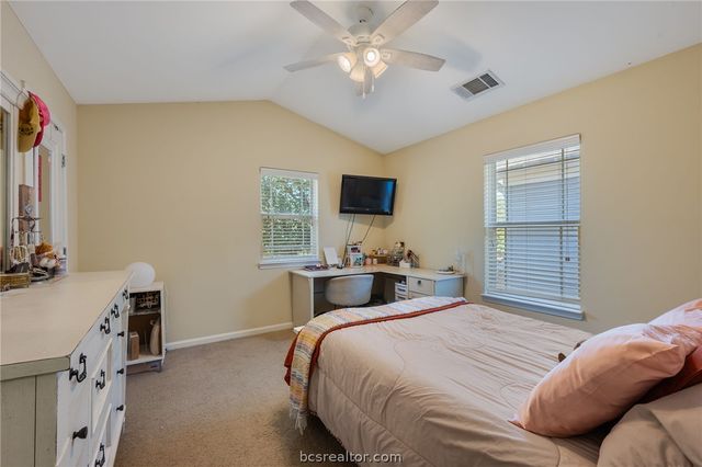 1725 Harvey Mitchell S 411, College Station, TX 77840