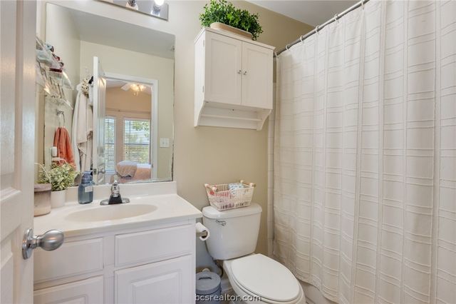 1725 Harvey Mitchell S 411, College Station, TX 77840