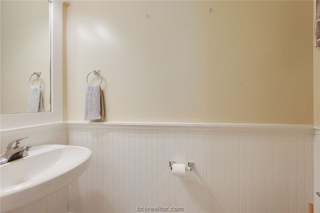 1725 Harvey Mitchell S 411, College Station, TX 77840