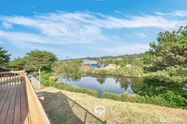 32208 G Street, Ocean Park, WA 98640