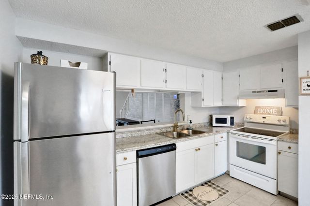 7020 PRESTWICK Circle N, Jacksonville, FL 32244