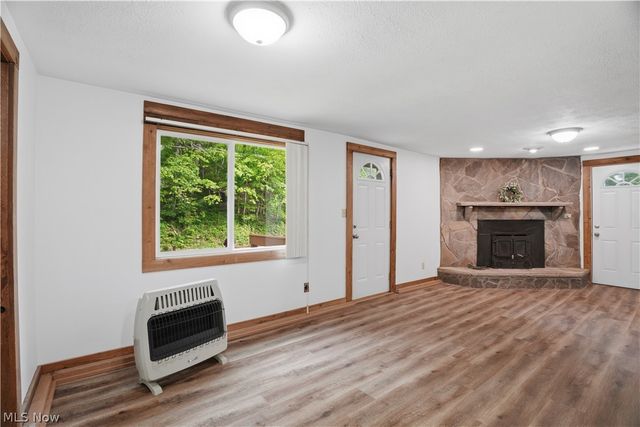 1047 Drift Fork Rd, Elizabeth, WV 26143