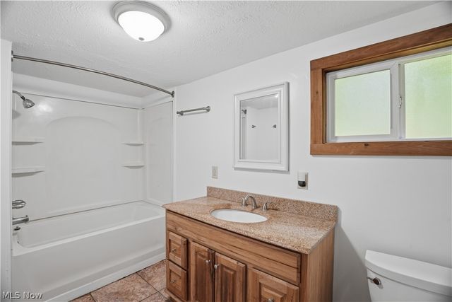 1047 Drift Fork Rd, Elizabeth, WV 26143