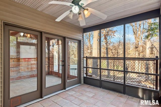 2553 CHAPEL HILL Drive, Springfield, IL 62702