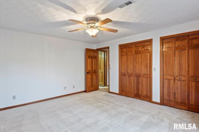 2553 CHAPEL HILL Drive, Springfield, IL 62702