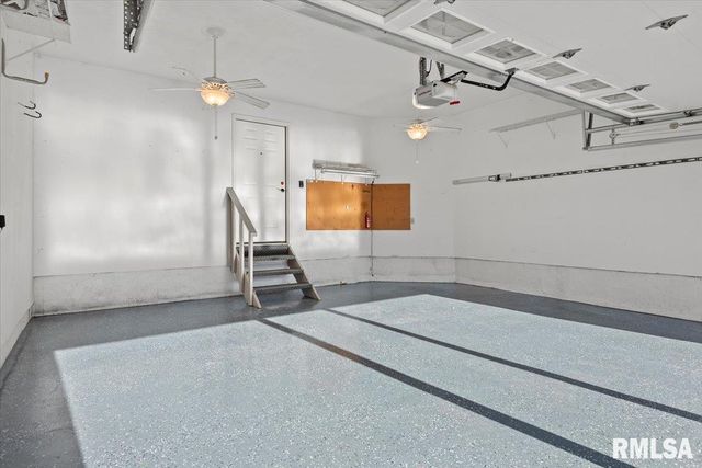 2553 CHAPEL HILL Drive, Springfield, IL 62702