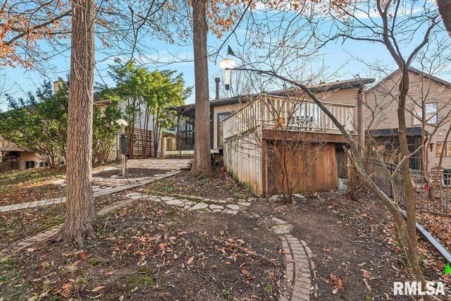 2553 CHAPEL HILL Drive, Springfield, IL 62702