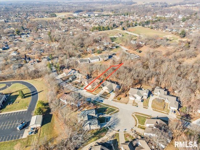 2553 CHAPEL HILL Drive, Springfield, IL 62702