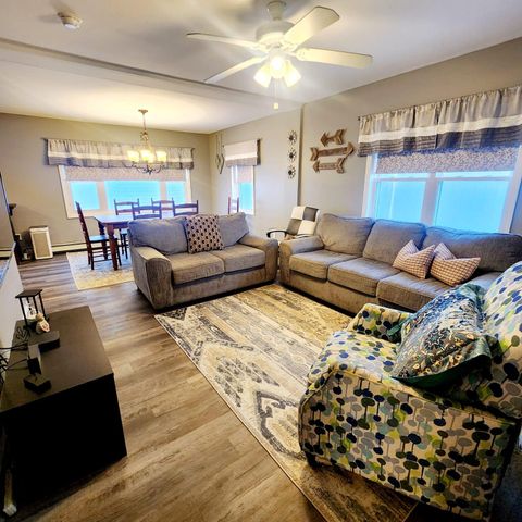 83 Hardy Lane, Westbury, NY 11590