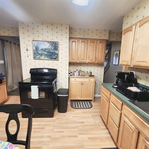 83 Hardy Lane, Westbury, NY 11590