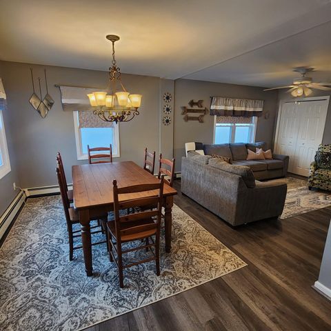 83 Hardy Lane, Westbury, NY 11590