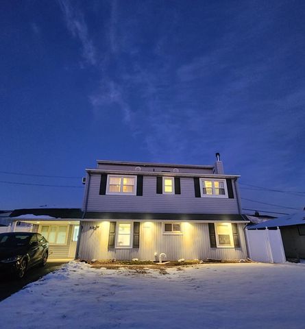 83 Hardy Lane, Westbury, NY 11590