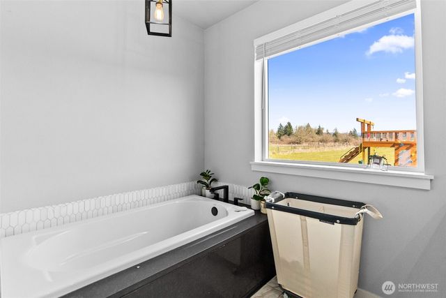 136 Faun Rae Lane, Chehalis, WA 98532
