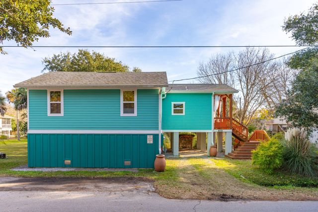 213 E Cooper Avenue, Folly Beach, SC 29439