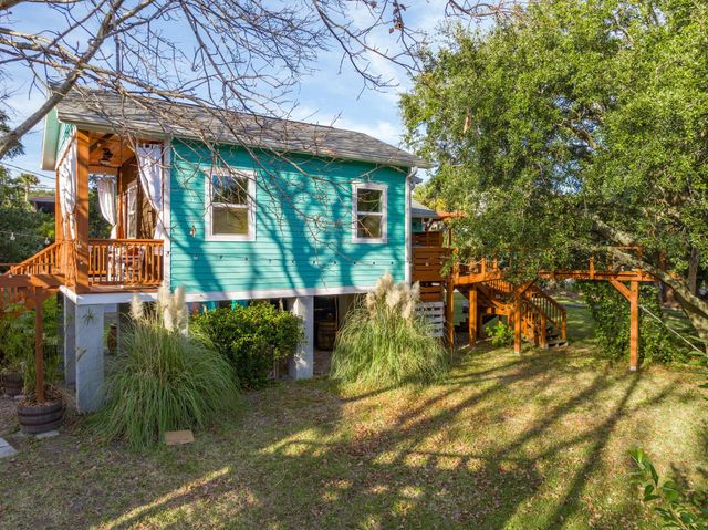 213 E Cooper Avenue, Folly Beach, SC 29439