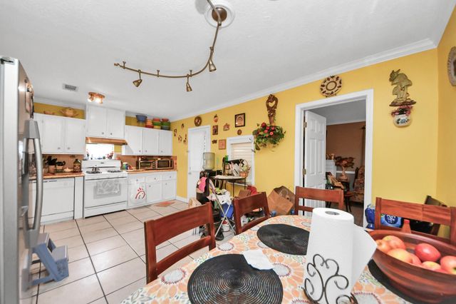 729 E 9th Street, Houston, TX 77007