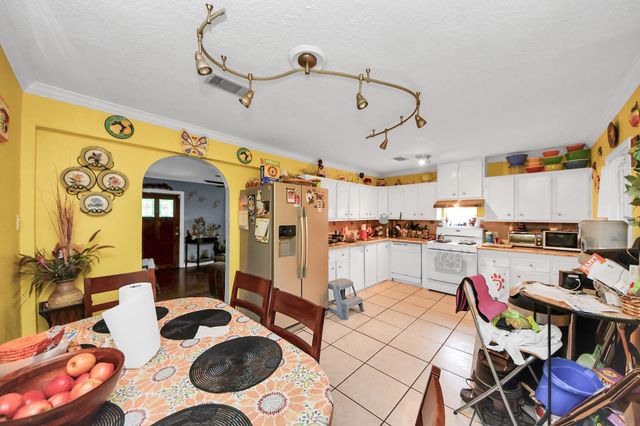 729 E 9th Street, Houston, TX 77007