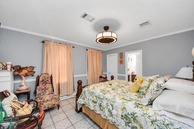 729 E 9th Street, Houston, TX 77007