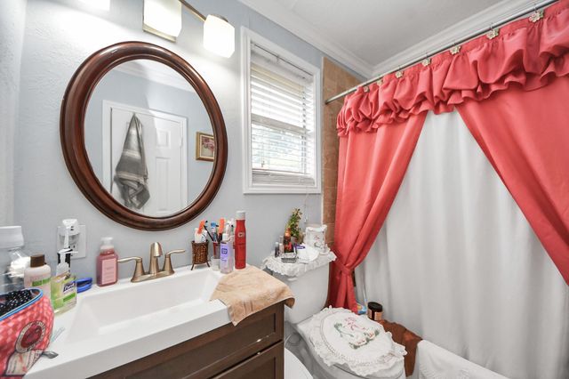 729 E 9th Street, Houston, TX 77007