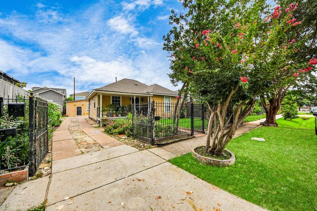 729 E 9th Street, Houston, TX 77007