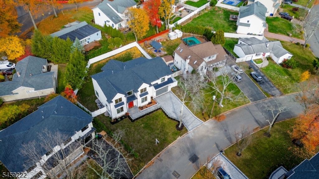 333 Harrison St, Paramus Boro, NJ 07652 — photo 2