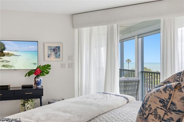 4651 Gulf Shore BLVD N 205, Naples, FL 34103