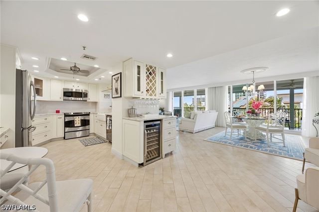 4651 Gulf Shore BLVD N 205, Naples, FL 34103