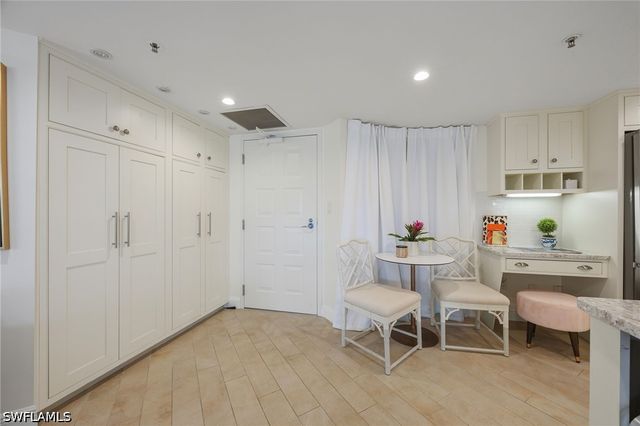 4651 Gulf Shore BLVD N 205, Naples, FL 34103