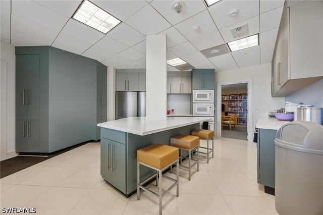 4651 Gulf Shore BLVD N 205, Naples, FL 34103