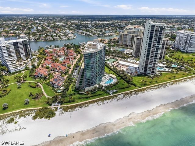 4651 Gulf Shore BLVD N 205, Naples, FL 34103