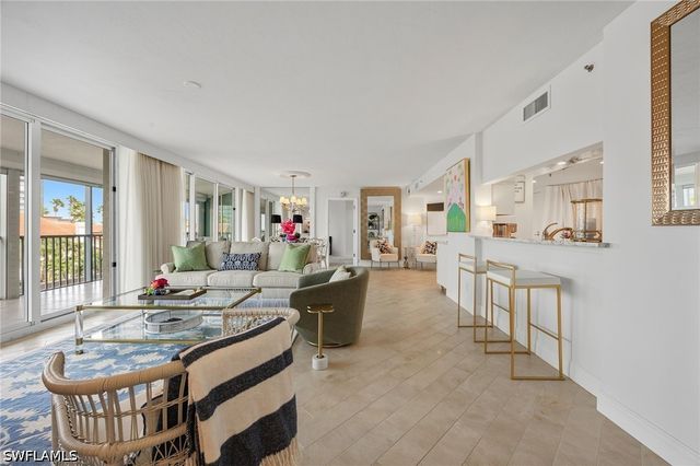 4651 Gulf Shore BLVD N 205, Naples, FL 34103