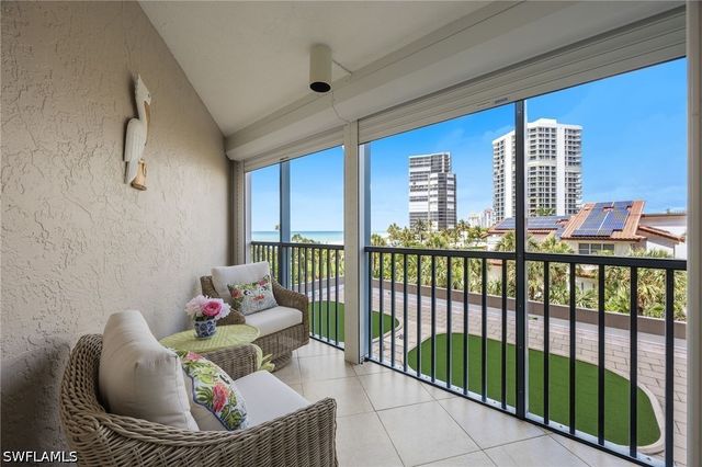 4651 Gulf Shore BLVD N 205, Naples, FL 34103