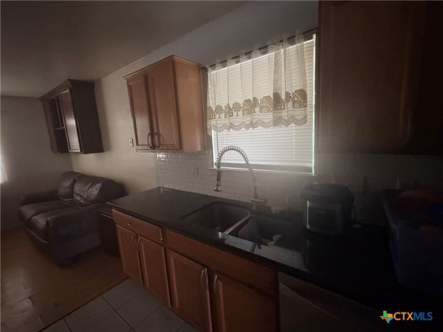206 Timber Ridge Drive, Nolanville, TX 76559