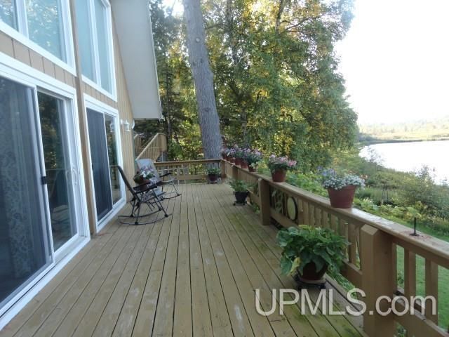 7753 Evergreen Drive, Munising, MI 49862
