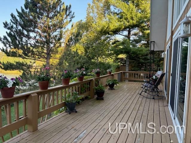 7753 Evergreen Drive, Munising, MI 49862