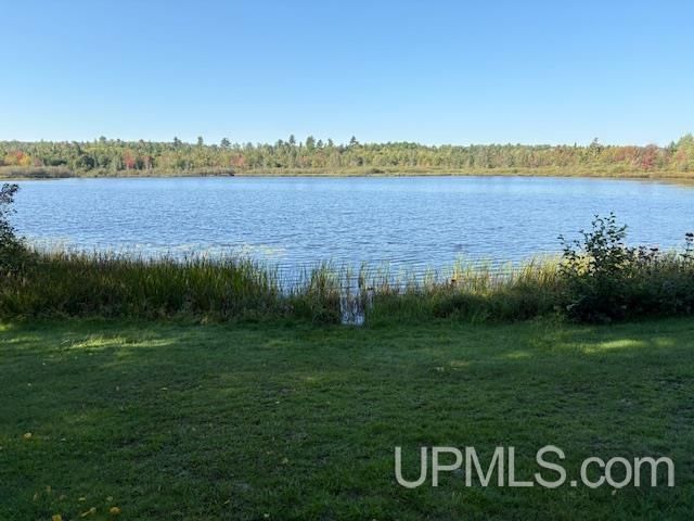 7753 Evergreen Drive, Munising, MI 49862