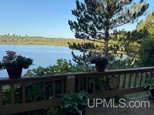 7753 Evergreen Drive, Munising, MI 49862