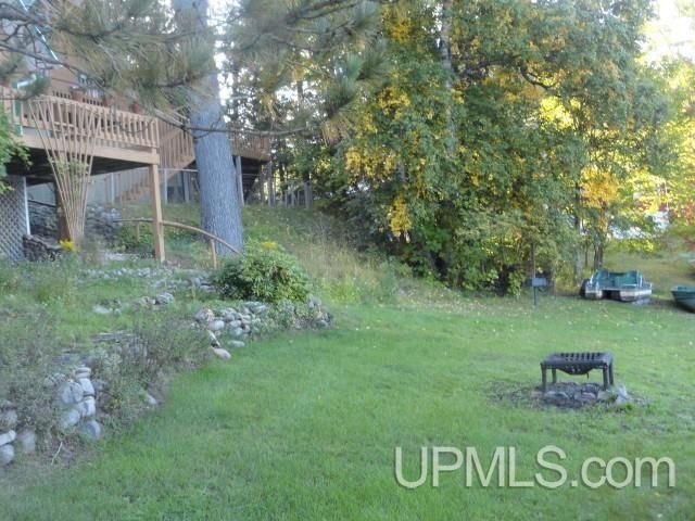 7753 Evergreen Drive, Munising, MI 49862