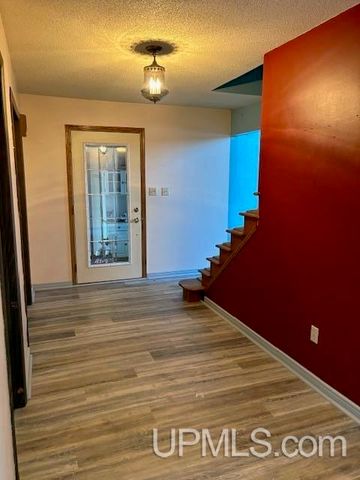 7753 Evergreen Drive, Munising, MI 49862