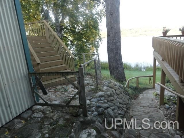 7753 Evergreen Drive, Munising, MI 49862