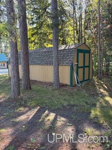 7753 Evergreen Drive, Munising, MI 49862