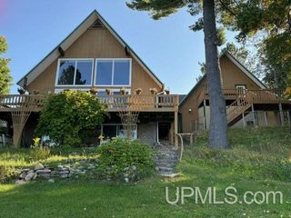 7753 Evergreen Drive, Munising, MI 49862