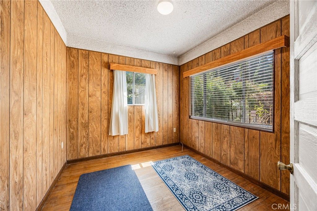 Image 23 of property listing at 918 Terrace 49, Los Angeles, CA 90042