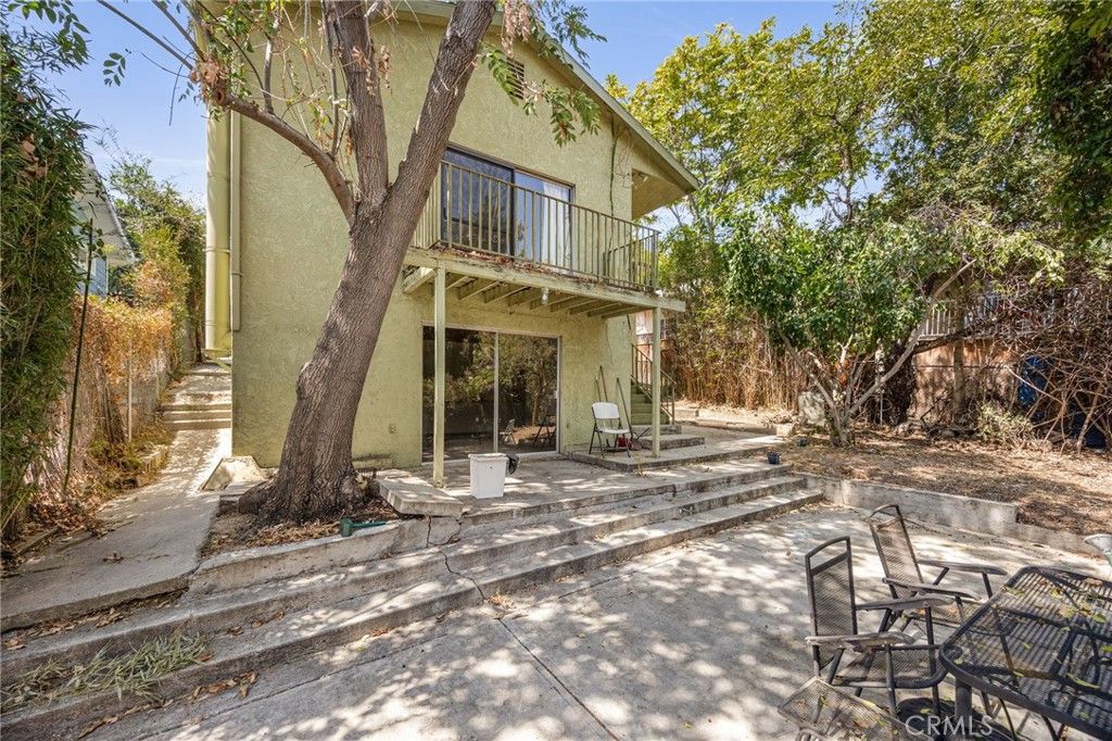 Image 31 of property listing at 918 Terrace 49, Los Angeles, CA 90042