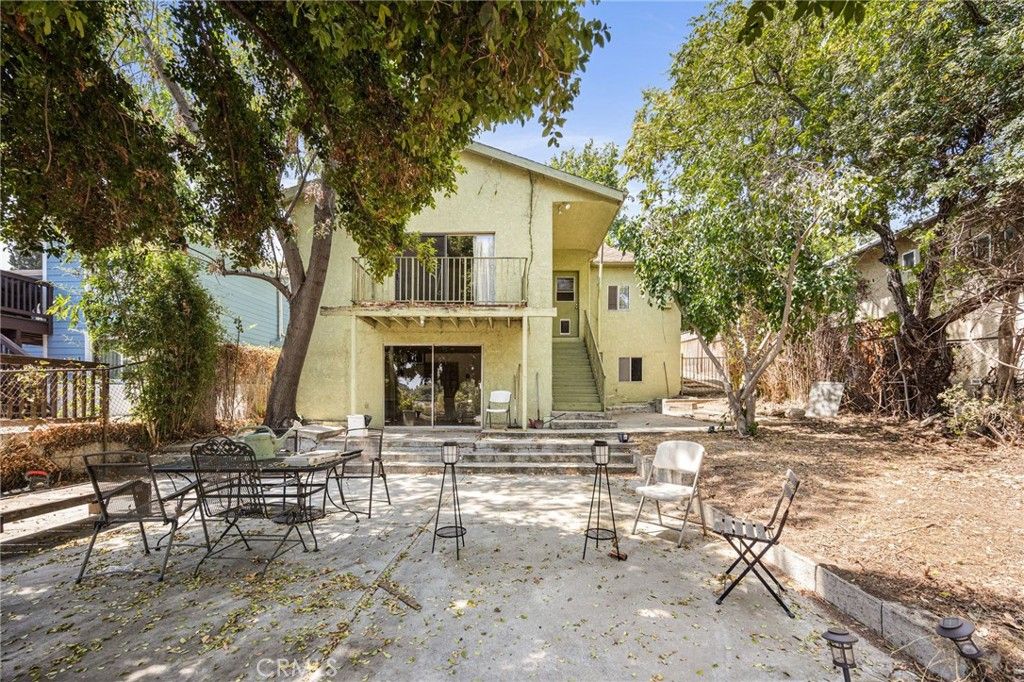 Image 32 of property listing at 918 Terrace 49, Los Angeles, CA 90042