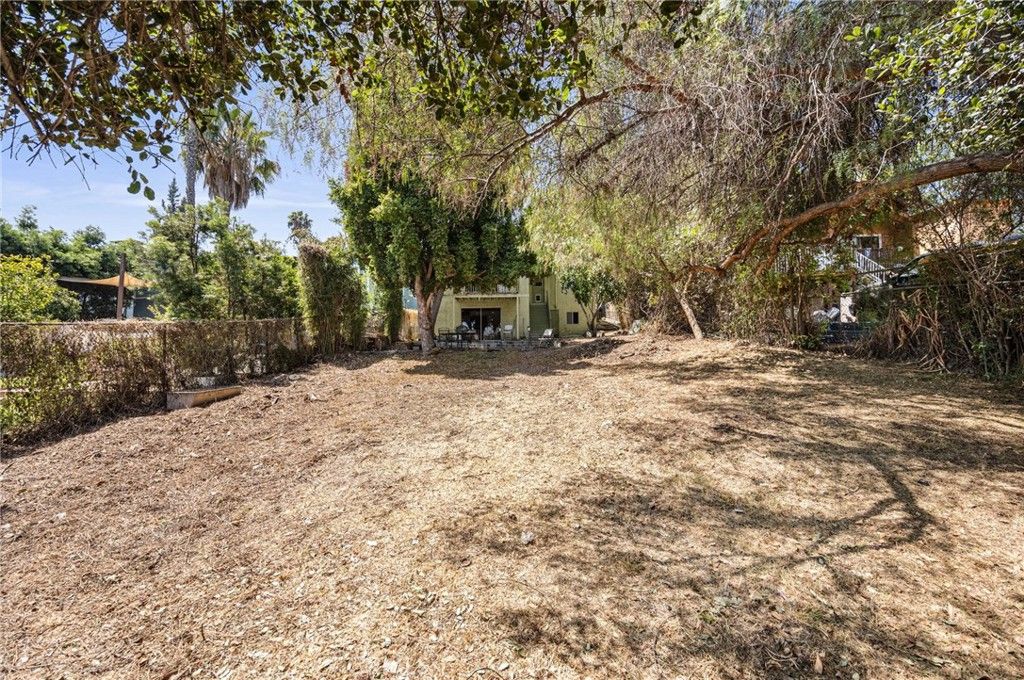 Image 36 of property listing at 918 Terrace 49, Los Angeles, CA 90042