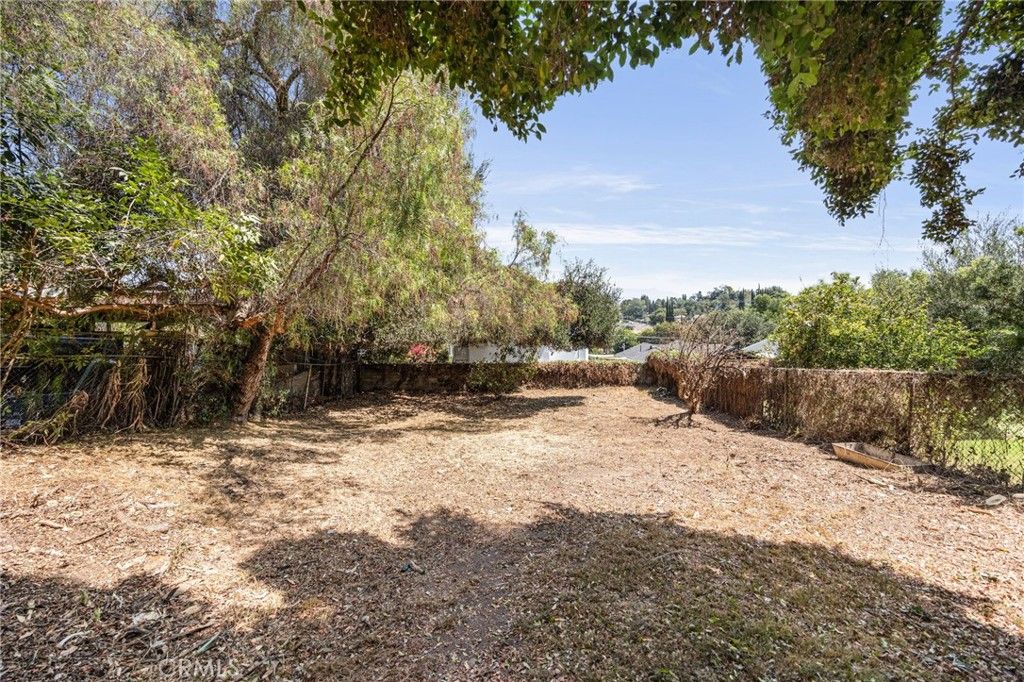 Image 37 of property listing at 918 Terrace 49, Los Angeles, CA 90042