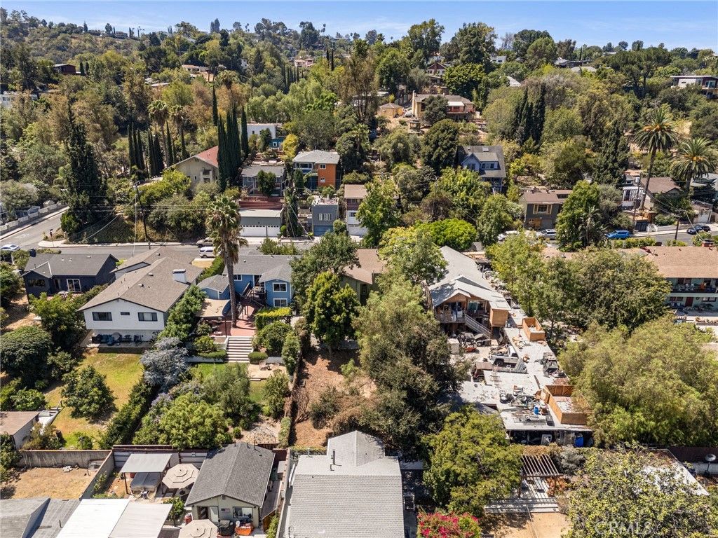 Image 42 of property listing at 918 Terrace 49, Los Angeles, CA 90042
