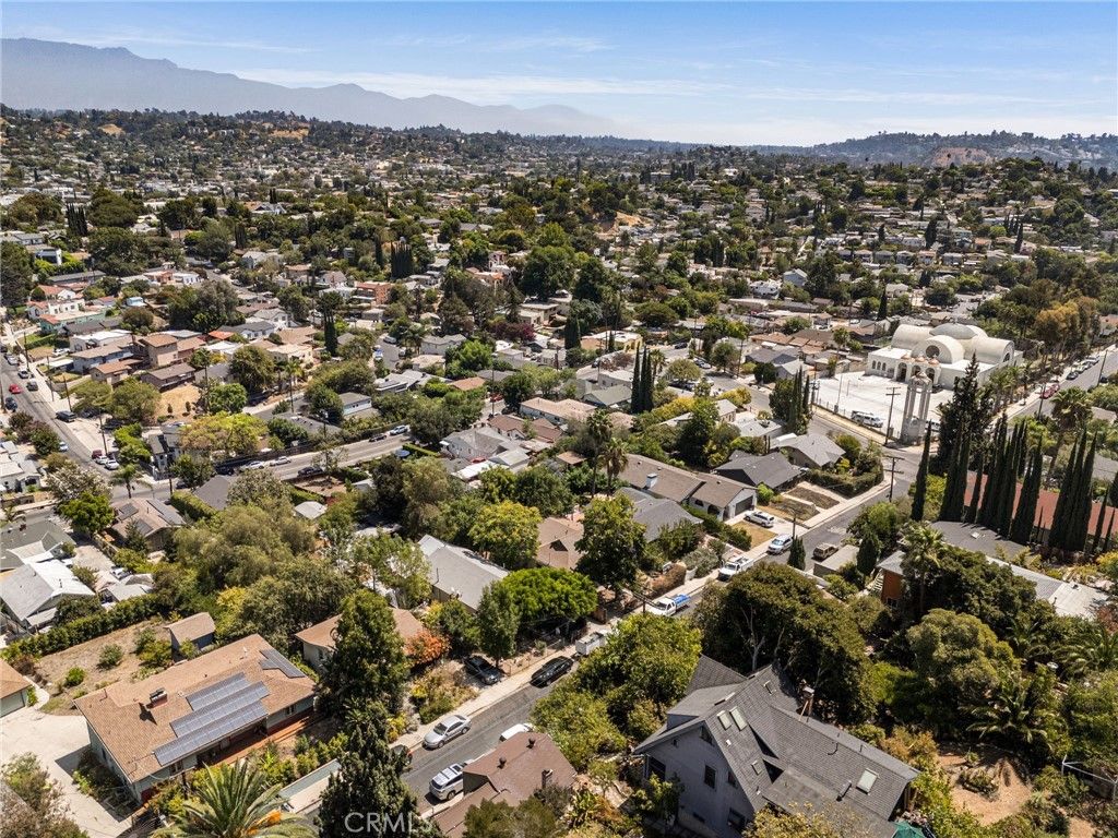 Image 45 of property listing at 918 Terrace 49, Los Angeles, CA 90042
